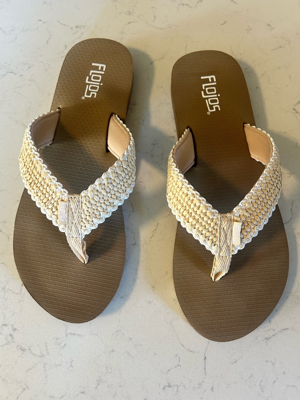LIKE NEW Flojos Boho Beachy Tan Flip Flops With Woven Braided Jute Straps
